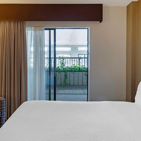 Best Western Pembroke Inn & Conference Centre Экстерьер фото