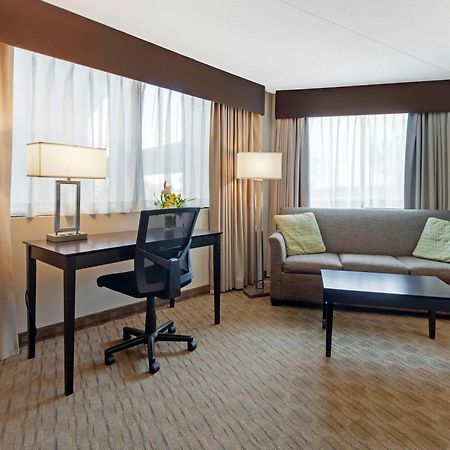 Best Western Pembroke Inn & Conference Centre Экстерьер фото