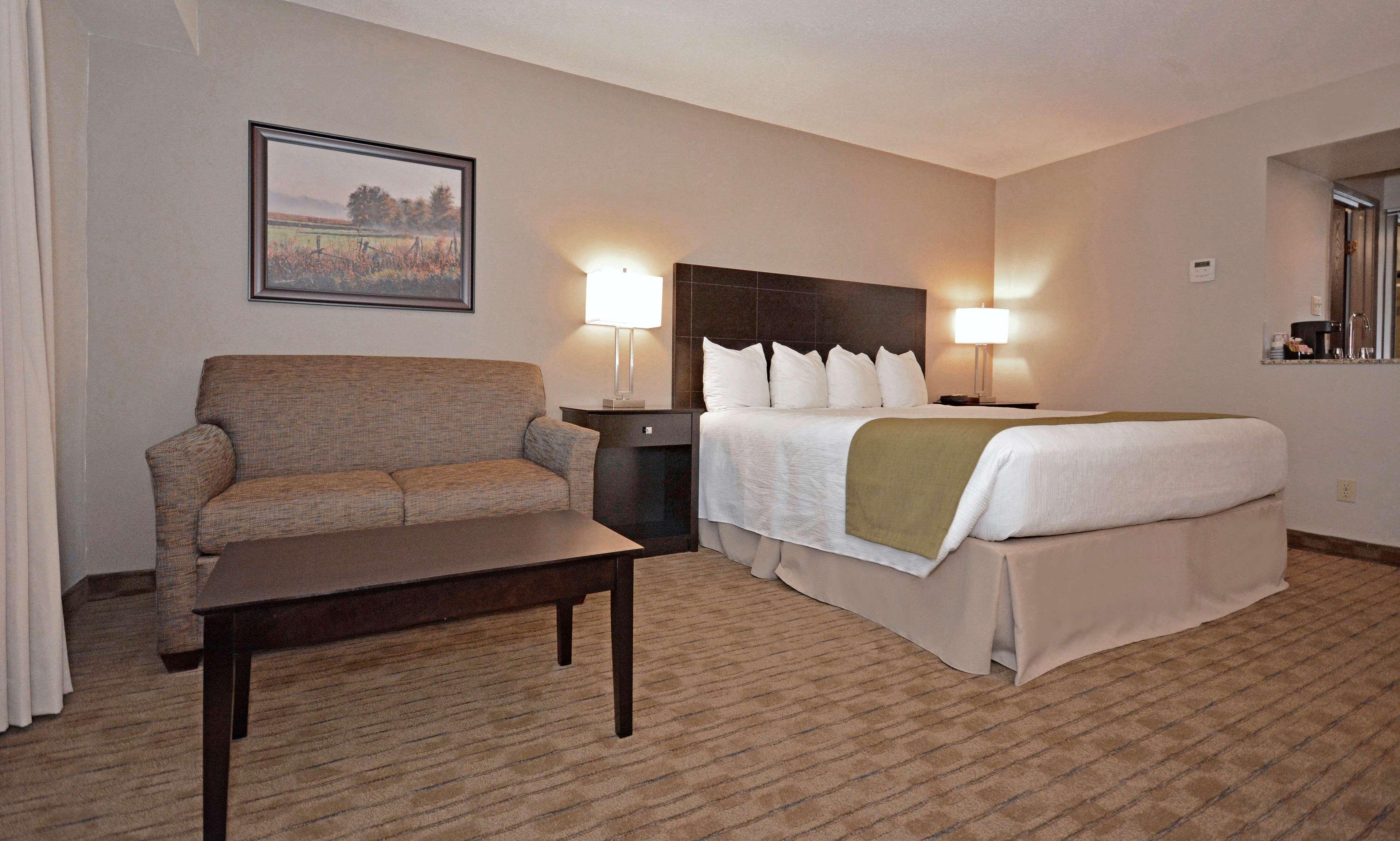Best Western Pembroke Inn & Conference Centre Экстерьер фото