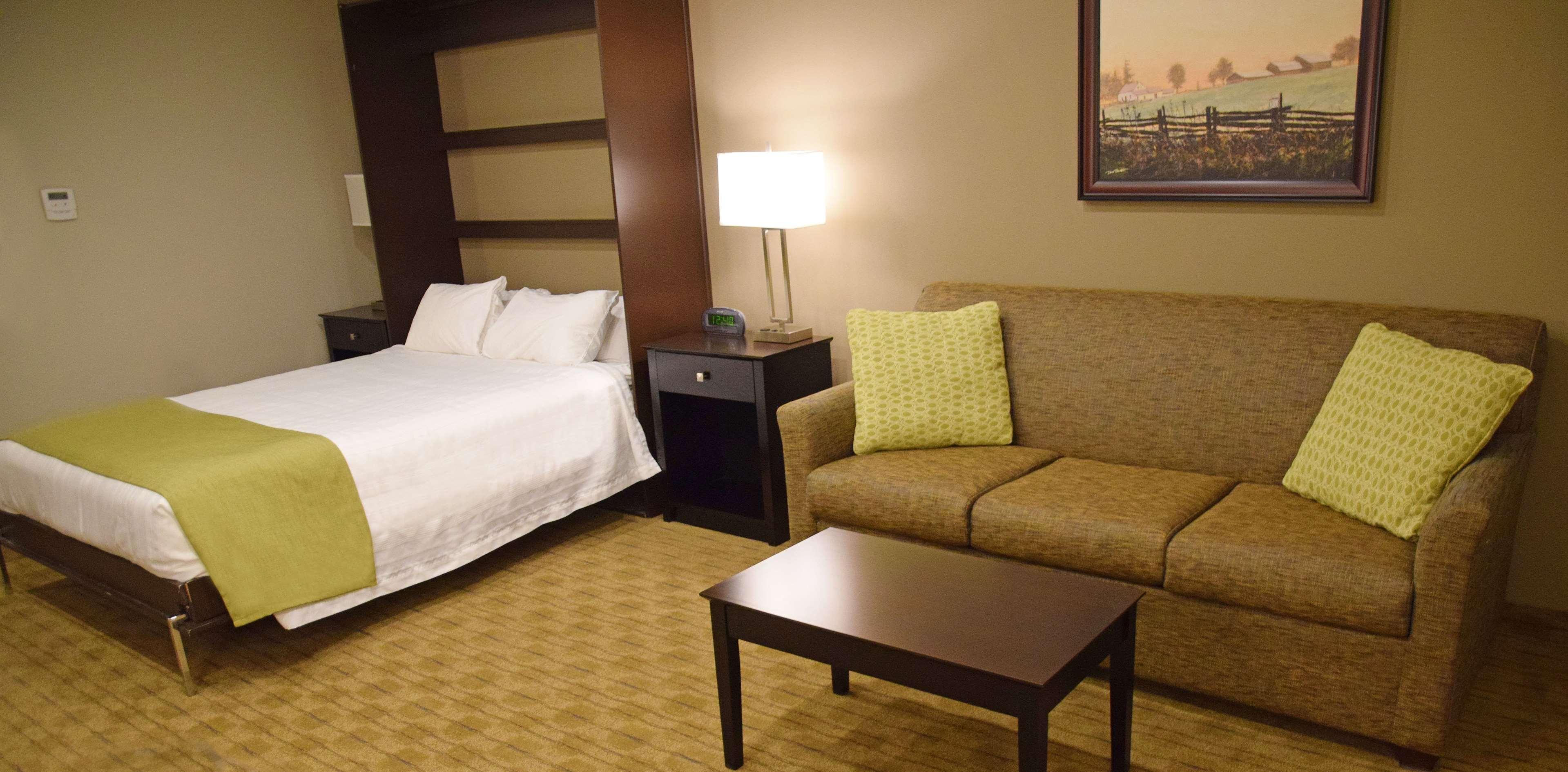 Best Western Pembroke Inn & Conference Centre Экстерьер фото