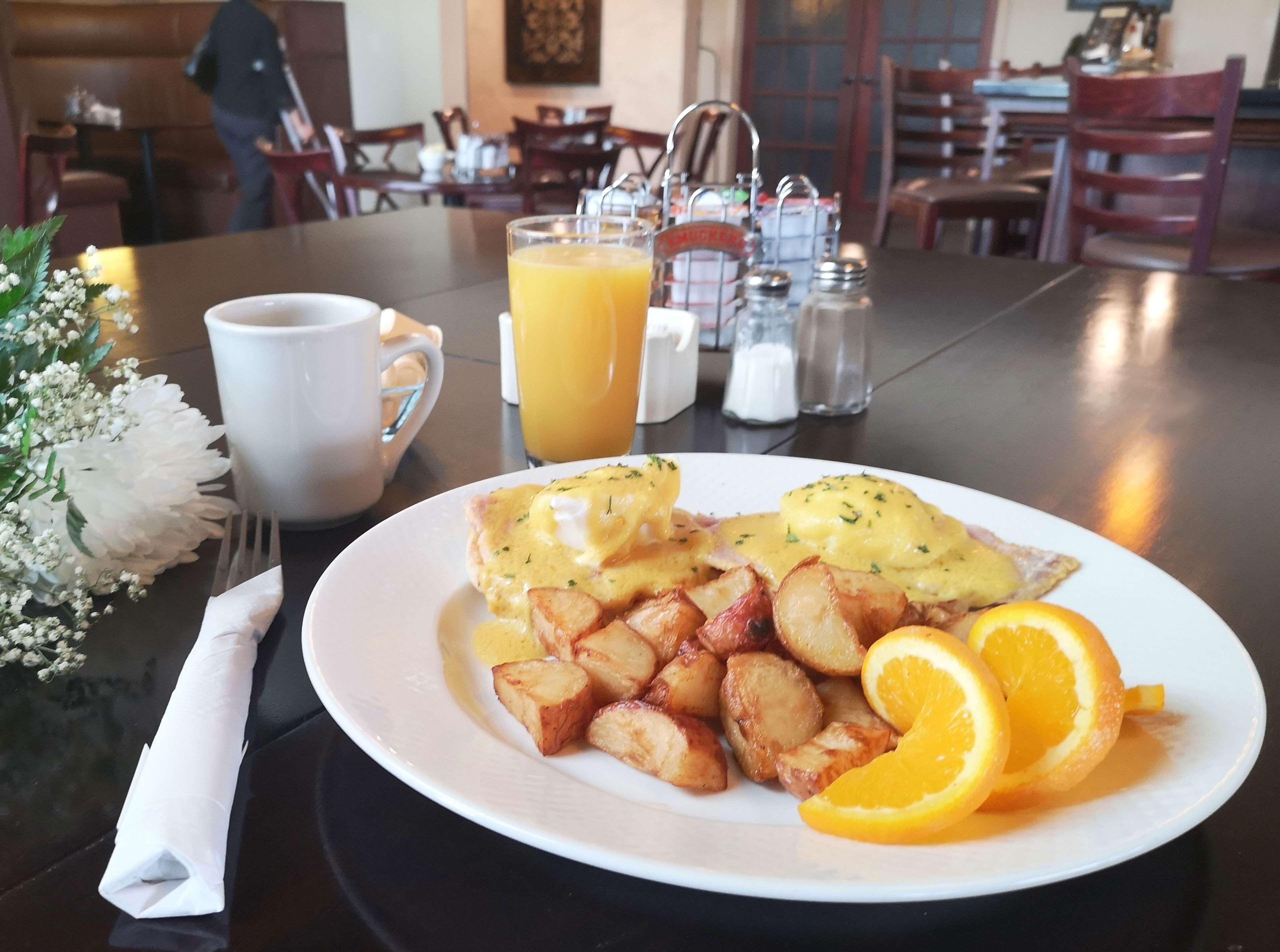 Best Western Pembroke Inn & Conference Centre Экстерьер фото