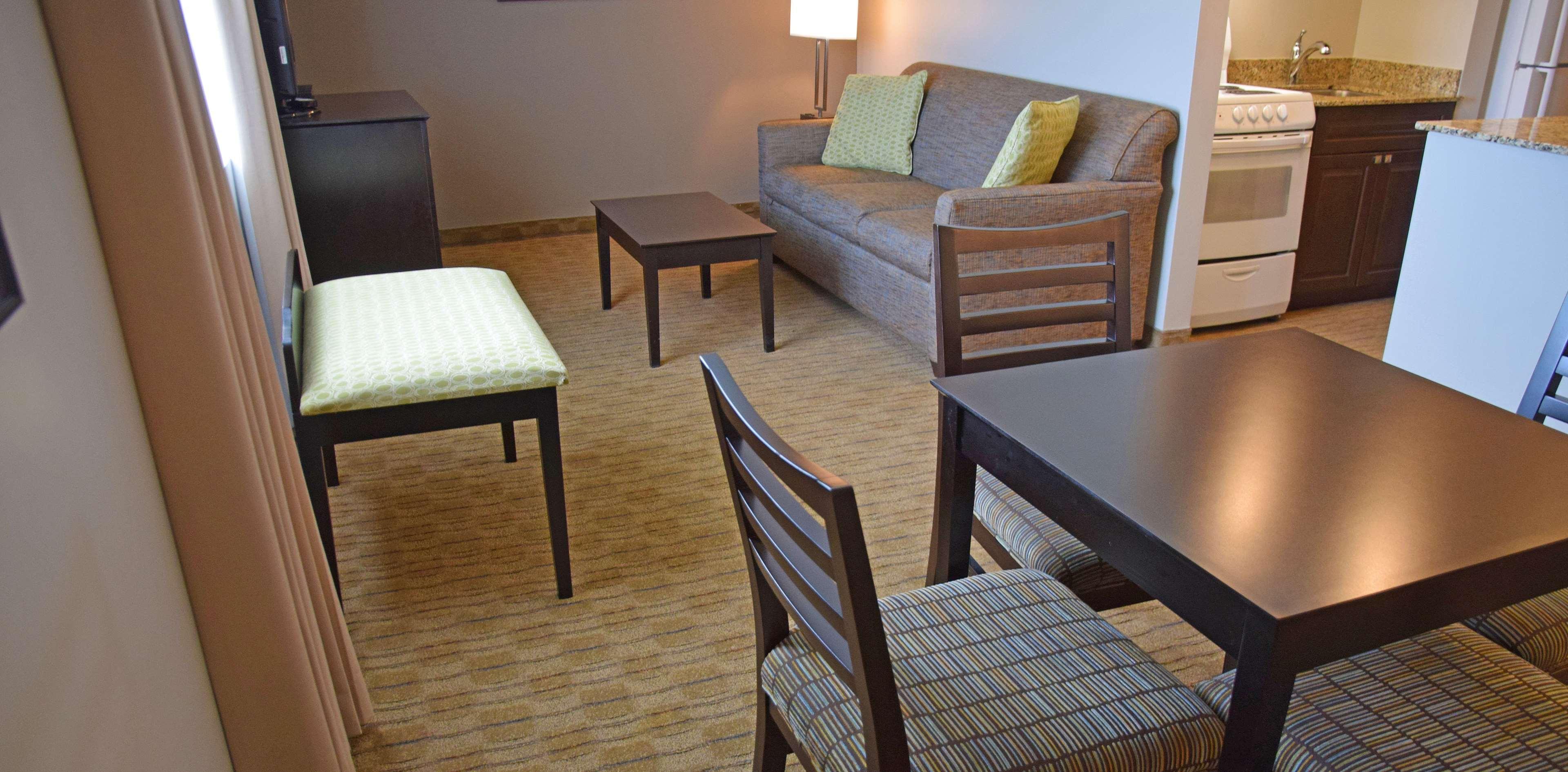 Best Western Pembroke Inn & Conference Centre Экстерьер фото