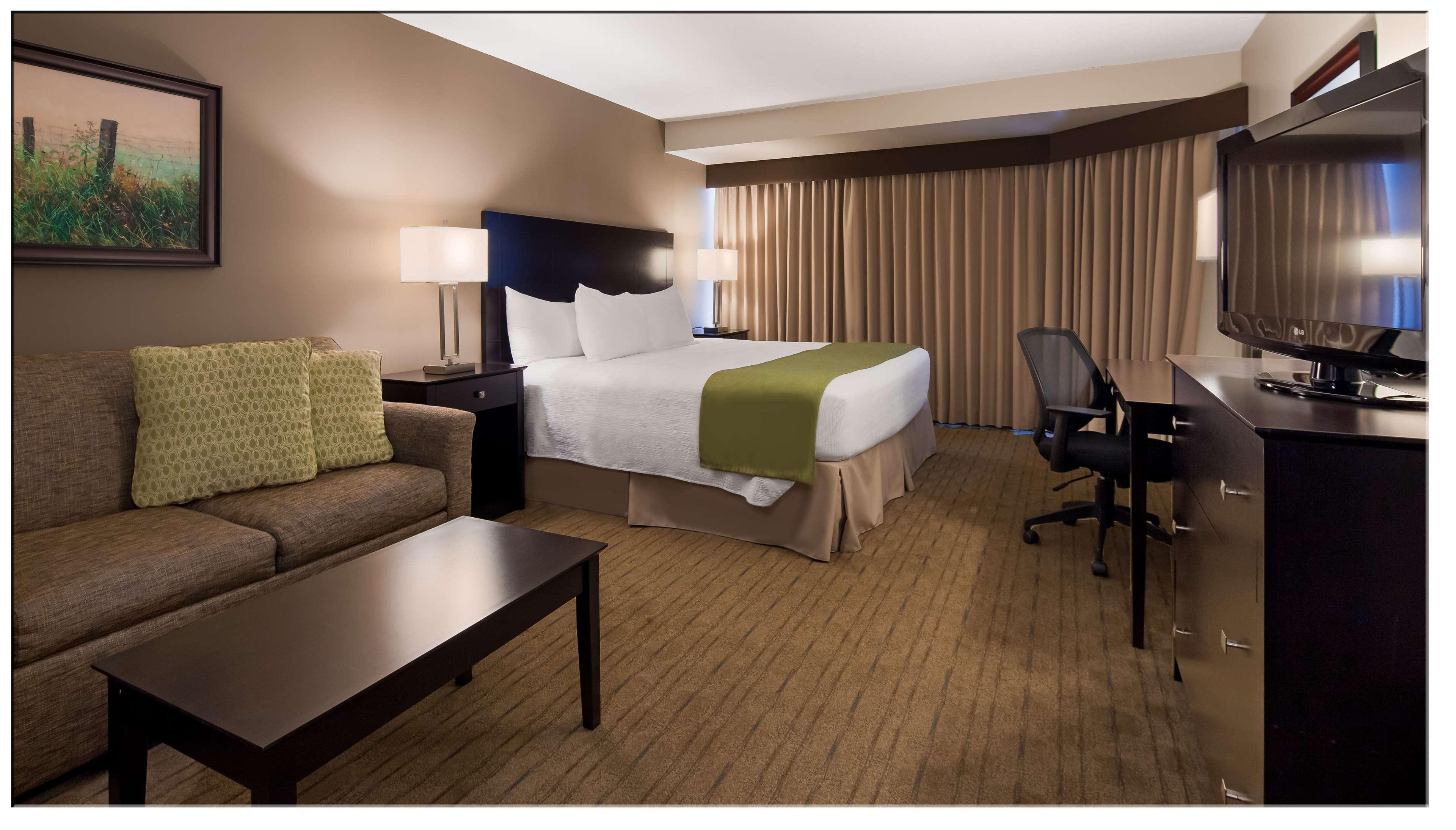 Best Western Pembroke Inn & Conference Centre Экстерьер фото