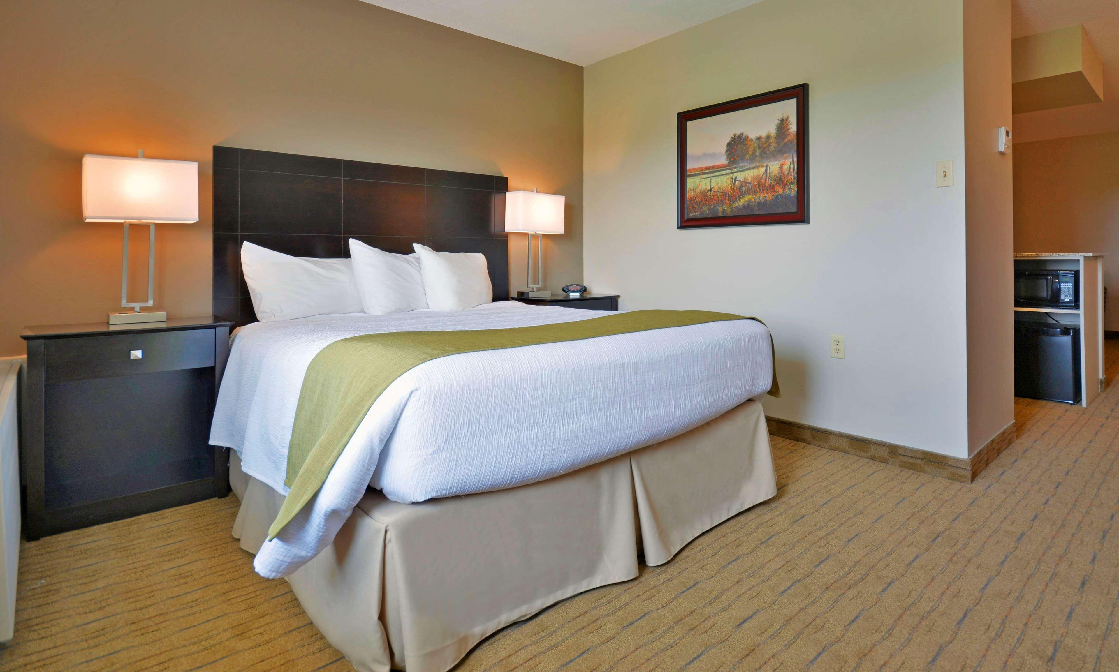 Best Western Pembroke Inn & Conference Centre Экстерьер фото