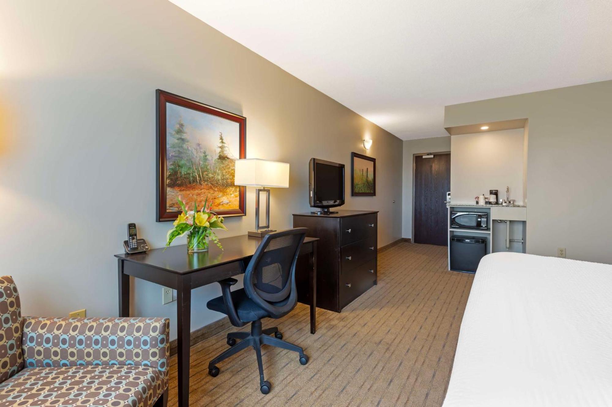 Best Western Pembroke Inn & Conference Centre Экстерьер фото