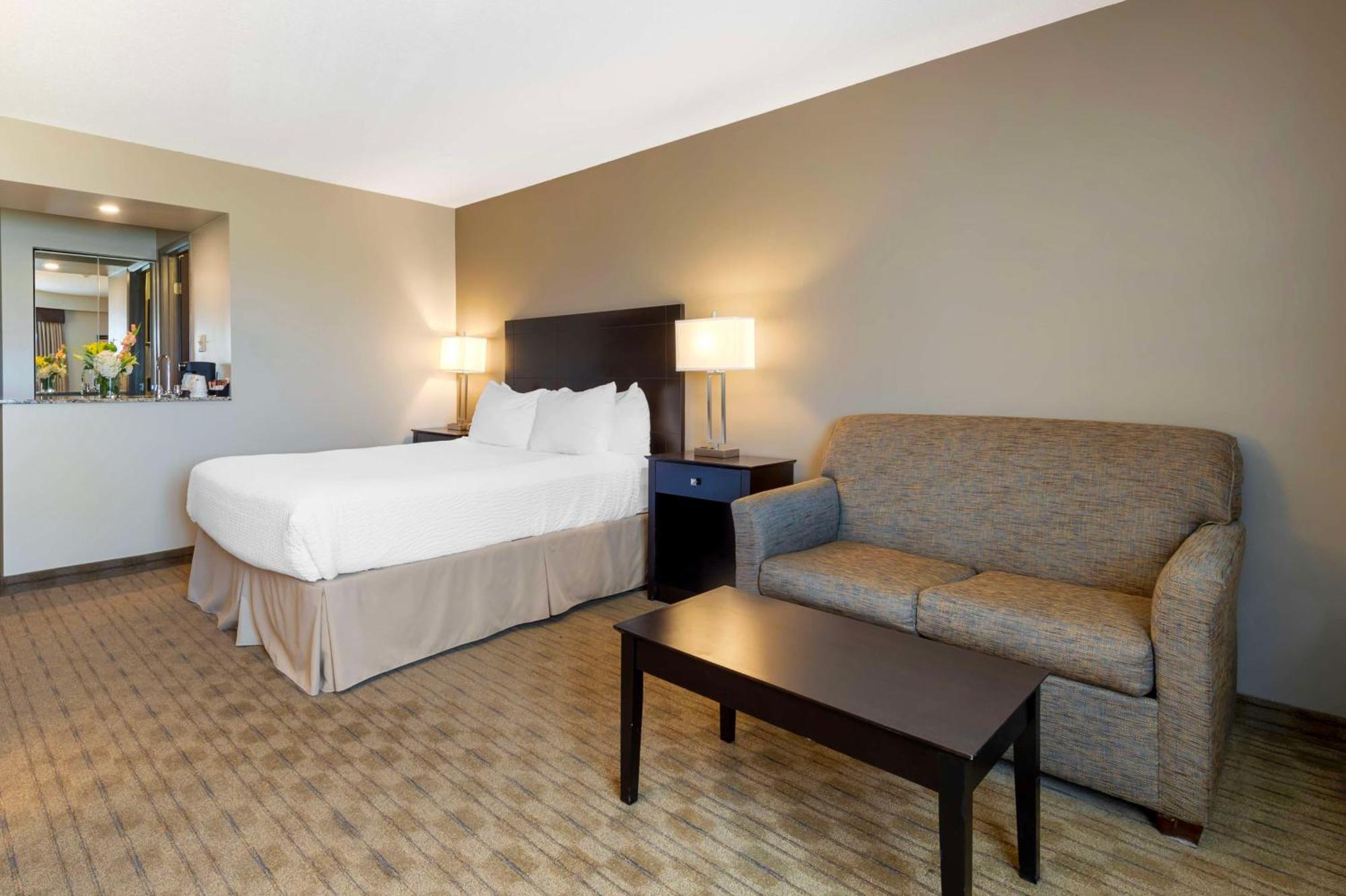 Best Western Pembroke Inn & Conference Centre Экстерьер фото