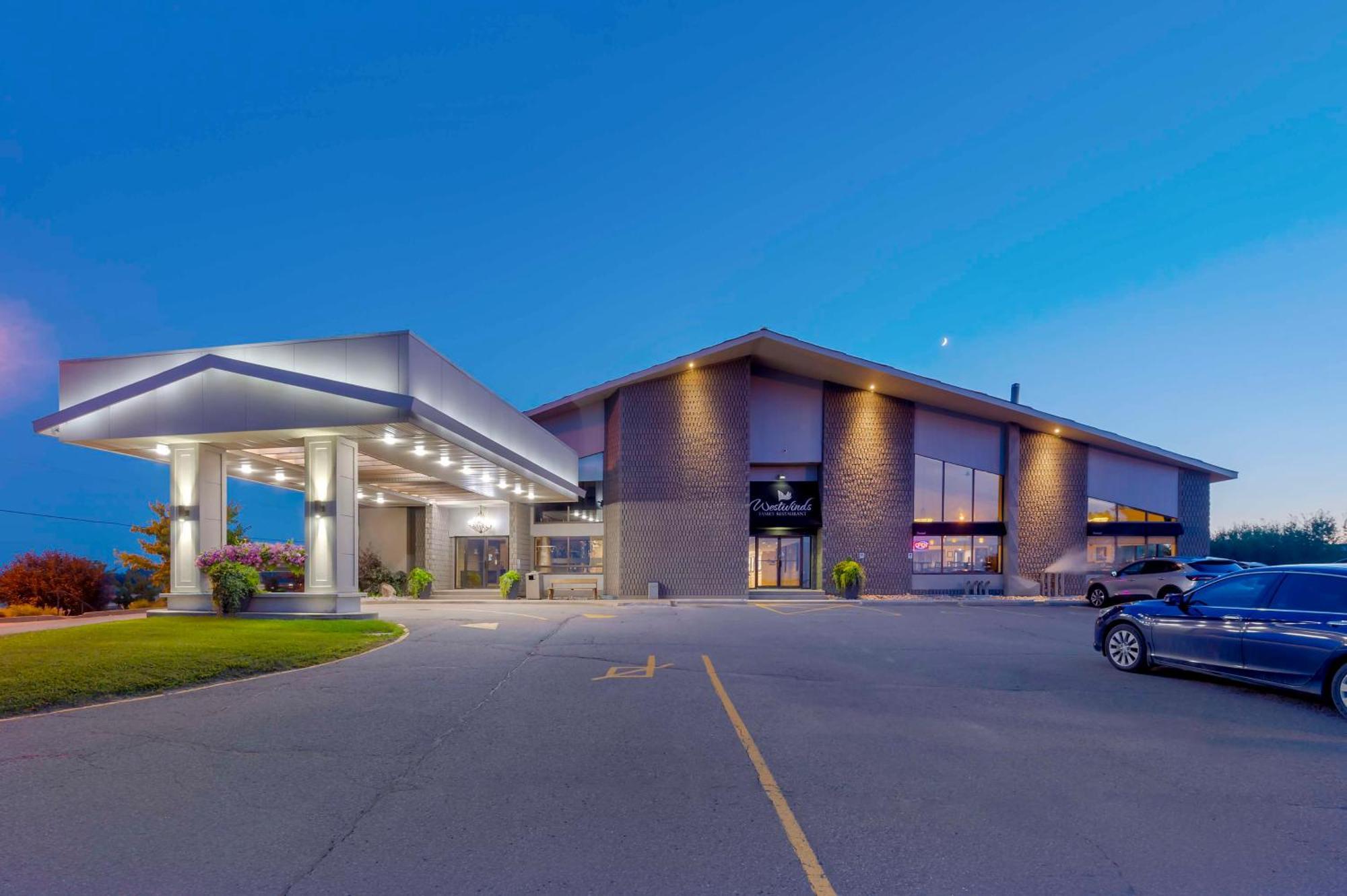 Best Western Pembroke Inn & Conference Centre Экстерьер фото