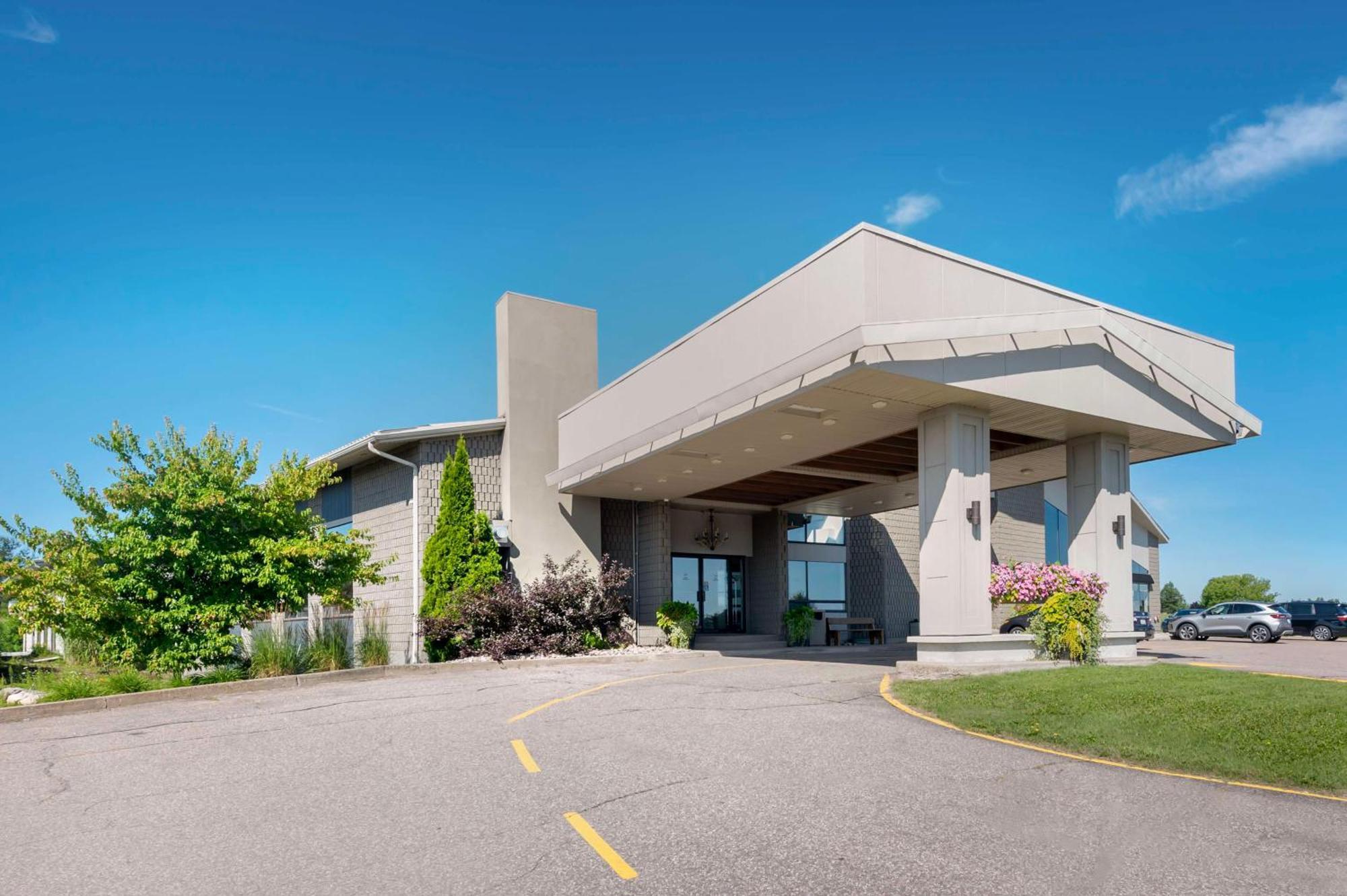 Best Western Pembroke Inn & Conference Centre Экстерьер фото