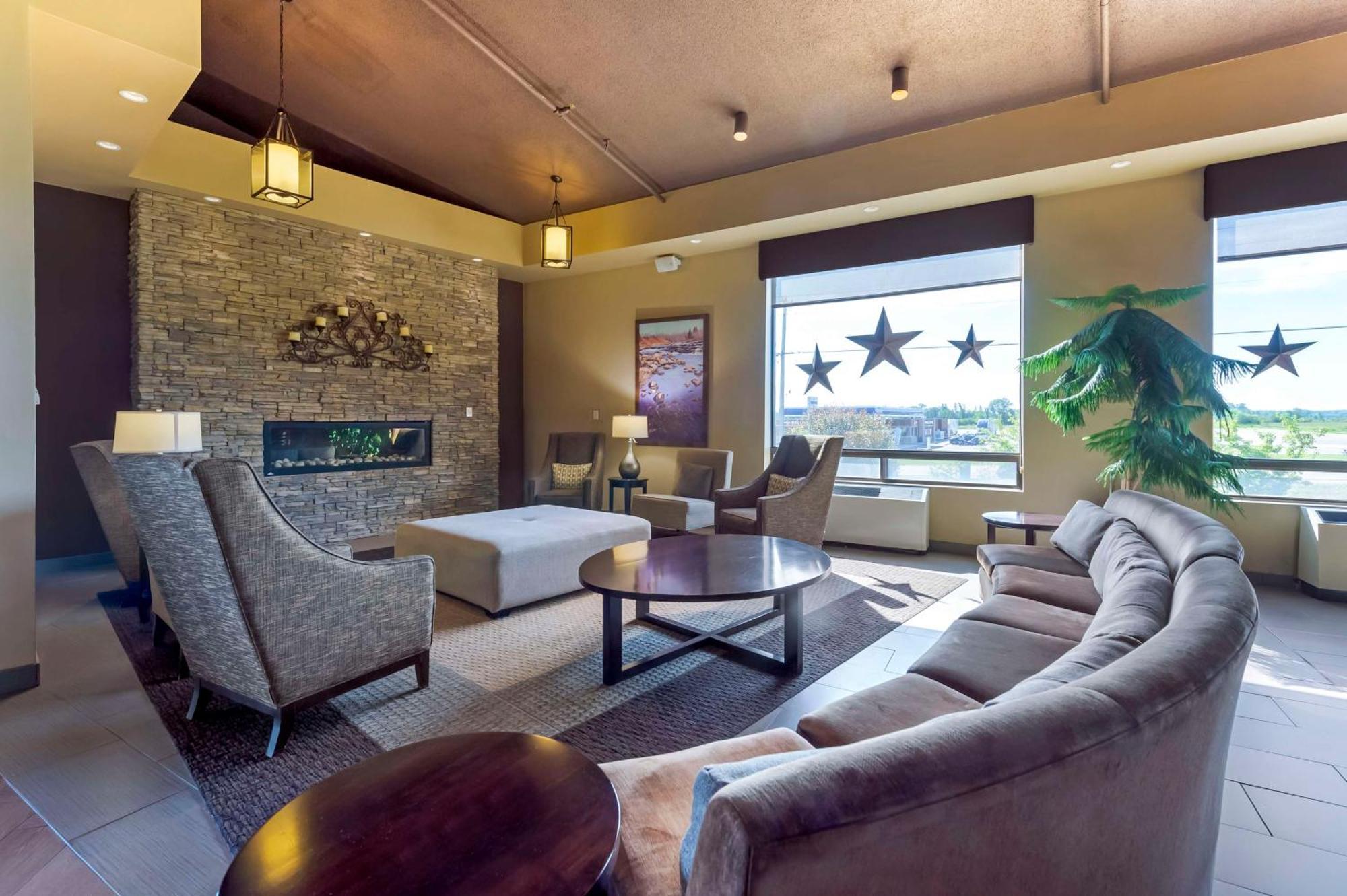 Best Western Pembroke Inn & Conference Centre Экстерьер фото