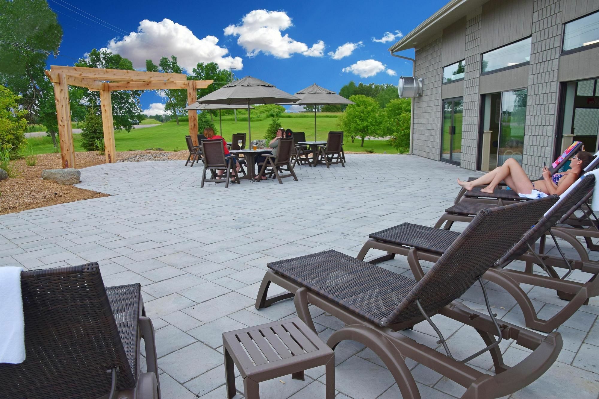 Best Western Pembroke Inn & Conference Centre Экстерьер фото